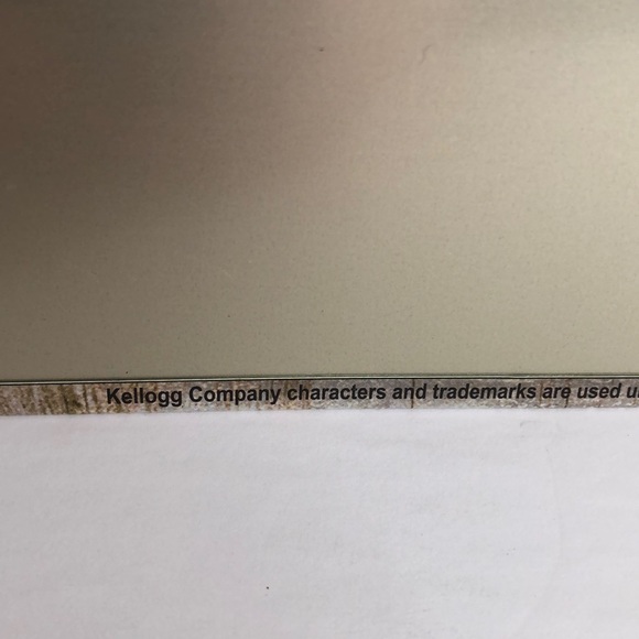 Kelloggs metal wall art with a girl holding corn - Picture 4 of 4